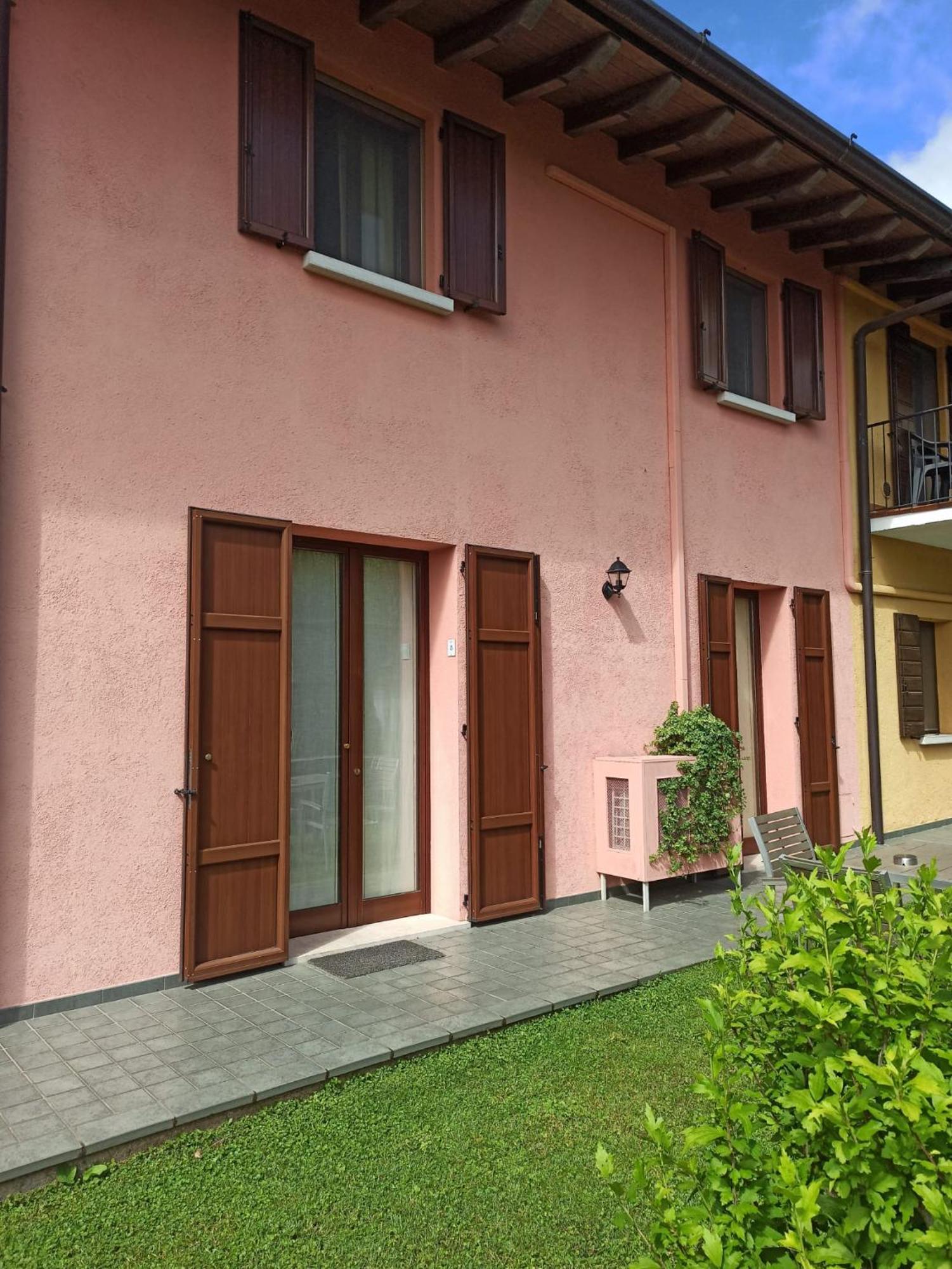 Omas Haus Villa ตอสโกลาโน มาแดร์โน ภายนอก รูปภาพ