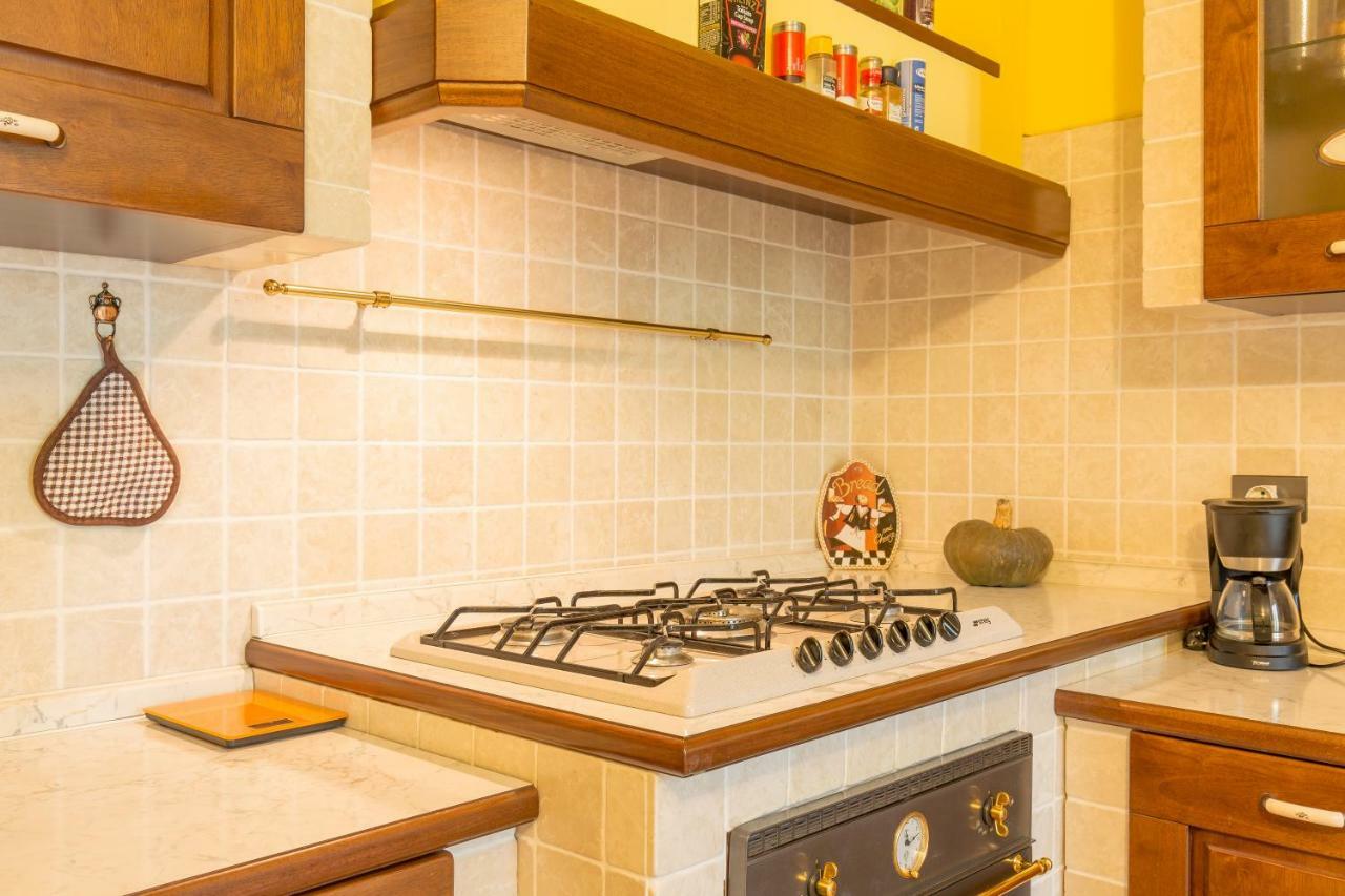 Omas Haus Villa ตอสโกลาโน มาแดร์โน ภายนอก รูปภาพ